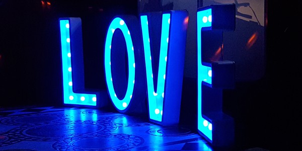 love01